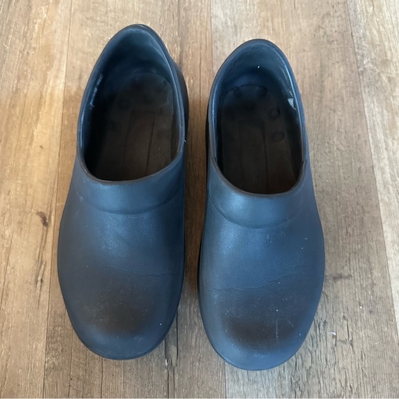 Crocs Neria Pro II Slip Resistant Work Clog - Picture 3 of 10